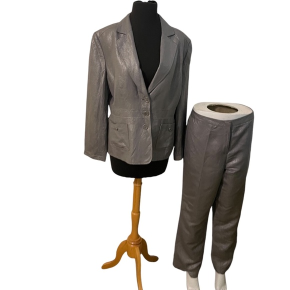 Tahari suit Blazer Silver/Metallic/Grey Set Single Breasted 3 Buttons 14P - Picture 7 of 13